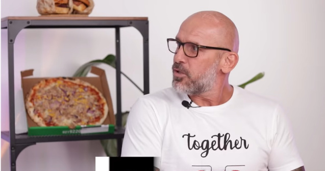 Cătălin Zmărăndescu și-a acoperit tatuajul cu fiul lui! Cum a reacționat tânărul când a aflat