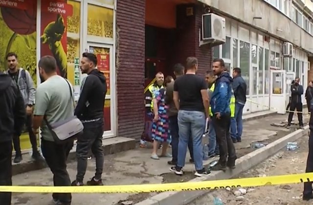 Explozie într-un apartament din Ploieşti. Proprietarul a sărit pe geam pentru a se salva 