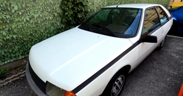 VIDEO Mașina Zoiei Ceaușescu a fost vândută la o licitație