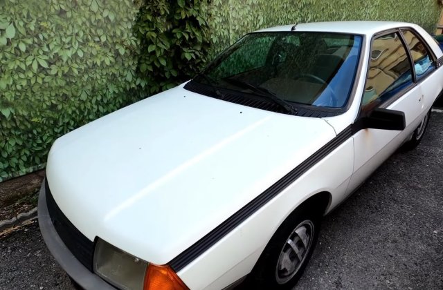 VIDEO Mașina Zoiei Ceaușescu a fost vândută la o licitație. Prețul cu care a fost adjudecată