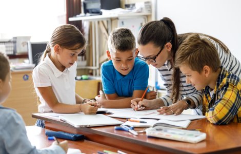 Ce salarii au profesorii din România în 2022