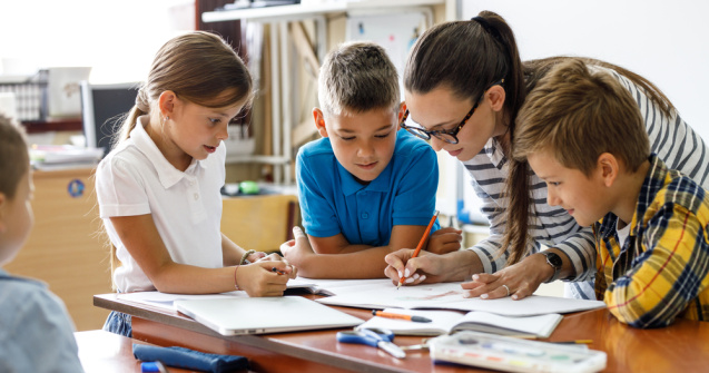 Ce salarii au profesorii din România în 2022