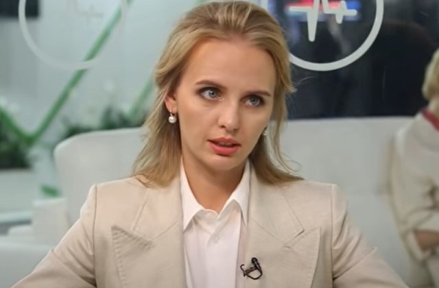 Fiica lui Putin &icirc;și apără tatăl &icirc;n conversațiile online și dă vina pe SUA pentru războiul din Ucraina