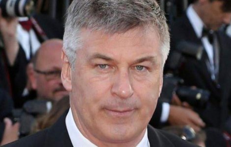 Alec Baldwin, arestat pentru ca ca a mers cu bicicleta pe interzis