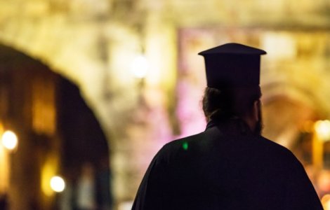 Un preot ucrainean și unul român au băut până la leșin, în Vaslui