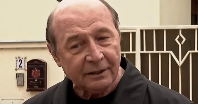 Traian Băsescu a provocat un accident pe o stradă din Capitală. Fostul șef de stat s-a prezentat singur la poliție