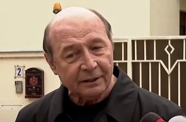Traian Băsescu a provocat un accident pe o stradă din Capitală. Fostul șef de stat s-a prezentat singur la poliție