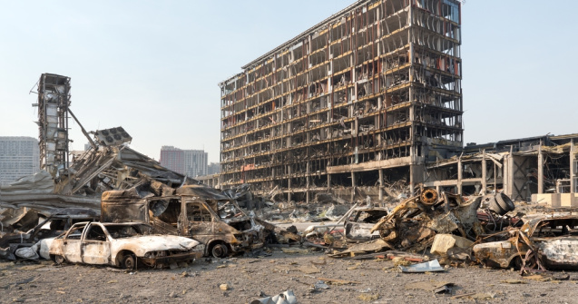 Peste 22.000 de oameni au murit în Mariupol: ”Peste tot este miros de moarte”