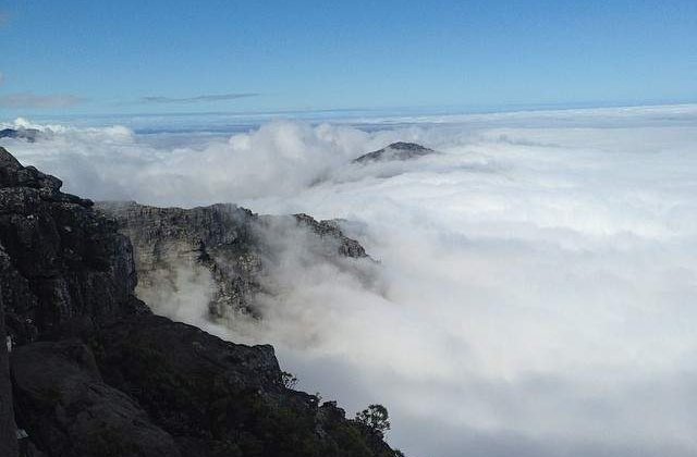 Cele mai impresionante peisaje vazute dintre nori