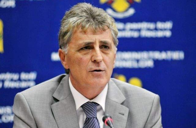 Dusa a pilotat un avion F16 intr-un simulator