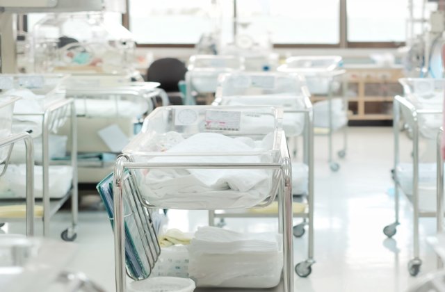 Tragedie &icirc;n Senegal. 11 bebeluși au murit, după ce un spital a luat foc