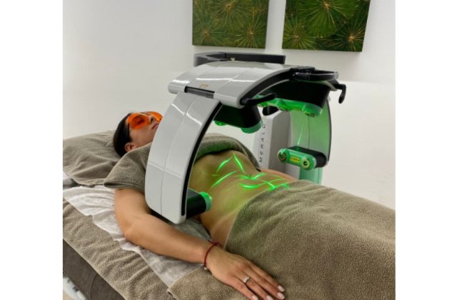 Emerald Laser-  inovație &icirc;n remodelare corporală 360 de grade, fără durere, disconfort sau timp de recuperare