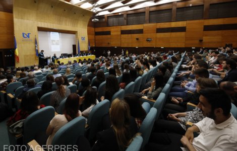 Admitere facultate 2022: studenții ar putea da licența mai târziu