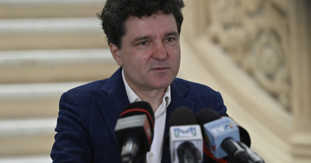 Nicuşor Dan a devenit din nou tătic: „Miracolul s-a produs din nou”