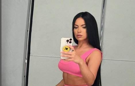 Inna a fost huiduită de public la Satu Mare. Cântăreața a salutat publicul în maghiară: „Unii au plecat de la concert după acel moment”