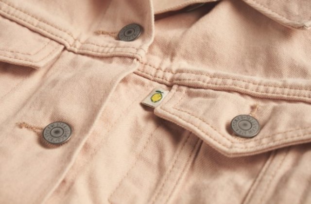 Tendința acestui sezon: lookuri monocrome din colecția Levi&rsquo;s Fresh 