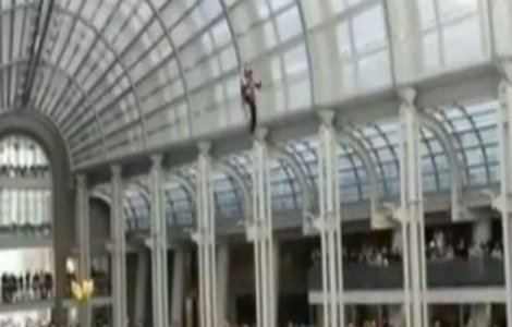  Video  Viitorul este aici! Zborul cu ajutorul unui jetpack, testat cu succes