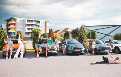 „Aventour la feminin” revine și în 2022: patru mașini premium și cele mai cunoscute femei influencer din România