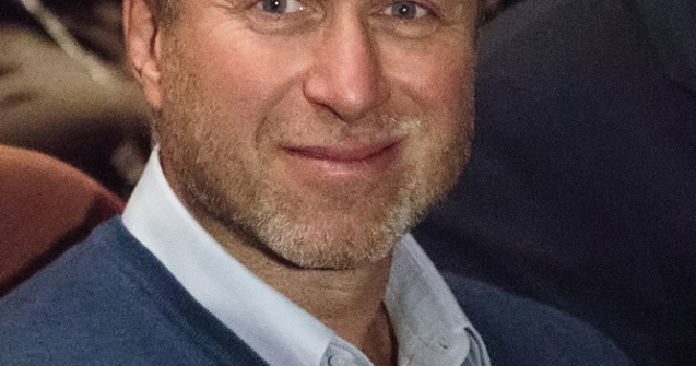 Roman Abramovici a vândut clubul de fotbal Chelsea FC. Câți bani a primit pe el