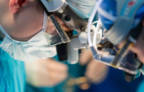 Pași importanți în medicină. Ficatul uman poate rezista zile întregi în afara corpului