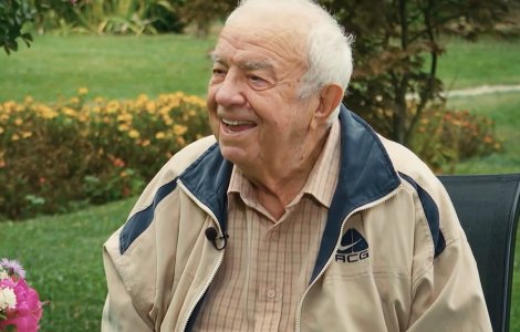 Alexandru Arșinel închiriază vila din stațiunea 2 Mai. Cât costă să stai la mare, în casa actorului