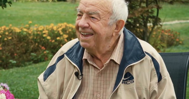 Cât costă să stai la mare, în vila închiriată de actorul Alexandru Arșinel