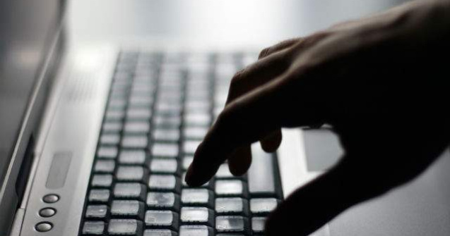 Cuvintele "selfie", "tweep" si "turducken", incluse in Dictionarul Merriam-Webster