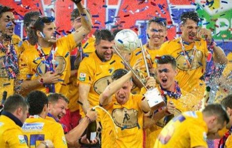 Steaua, premiata oficial pentru castigarea campionatului