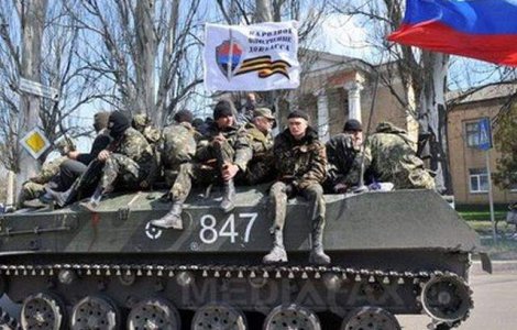 Jurnalisti rusi, arestati pentru posesie de armament