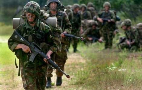 Rusia a retras mii de militari si sute de blindate de la frontierele Ucrainei