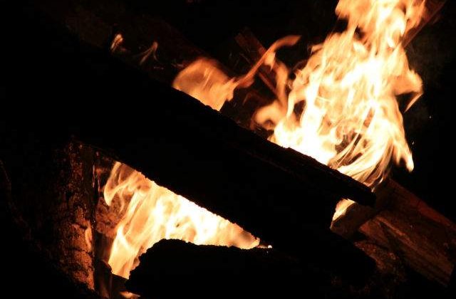 Studiu: Incendiile pot fi oprite cu ajutorul unui boom sonic