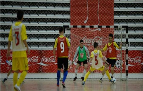 Liceenii te asteapta la meciurile finale ale Cupei Coca-Cola 2014