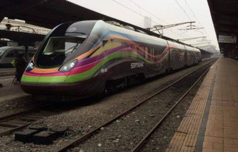 Ponta, in primul tren electric romanesc: Arata mai bine ca orice tren din Franta sau SUA