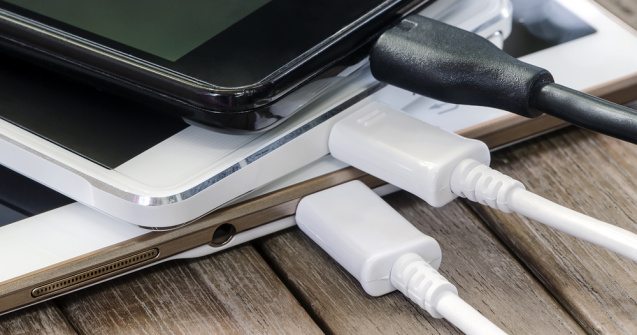 UE aprobă un încărcător universal pentru toate dispozitivele mobile din Europa