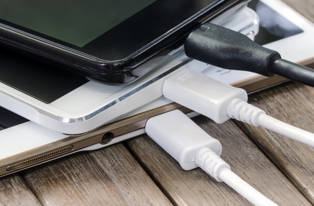 UE a aprobat un &icirc;ncărcător universal pentru toate dispozitivele mobile din Europa