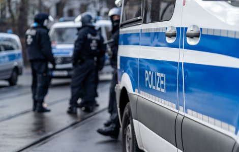 Un bărbat a intrat cu maşina într-un grup de oameni în Berlin. Cel puțin o persoană a murit