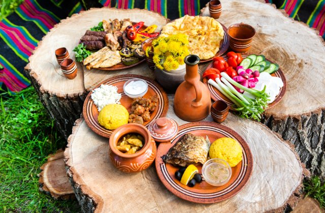 Rom&acirc;nia se află &icirc;n top 50 de țări cu cea mai bună m&acirc;ncare din lume. Ce poziție ocupă