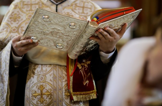 Moșii de vară 2022. Ce tradiții, obiceiuri și superstiții sunt de S&acirc;mbăta Morților