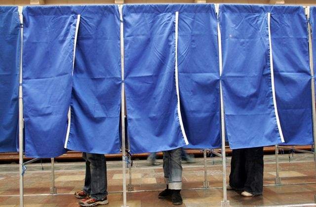 Alegeri europarlamentare: Prezenta la vot pana la ora 13:00