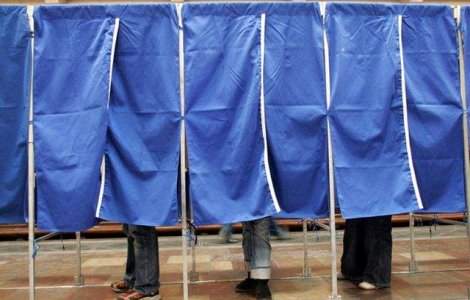 Alegeri europarlamentare: Prezenta la vot pana la ora 13:00