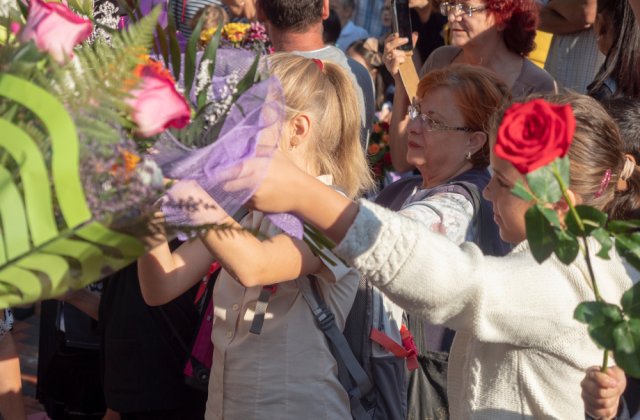 O profesoară din Bacău, petiție pentru eliminarea festivităților de premiere &icirc;n școli: &rdquo;Nicăieri &icirc;n lume elevii nu&nbsp;sunt apreciați&nbsp;sau umiliți &icirc;n mod public&rdquo;