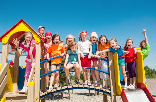 Nicușor Dan lansează o școală de vară pentru copiii ucraineni. Se fac angajări pentru personalul viitoarei instituții