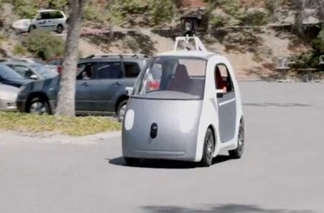 [VIDEO] Google lanseaza prima masina fara volan, acceleratie si frana
