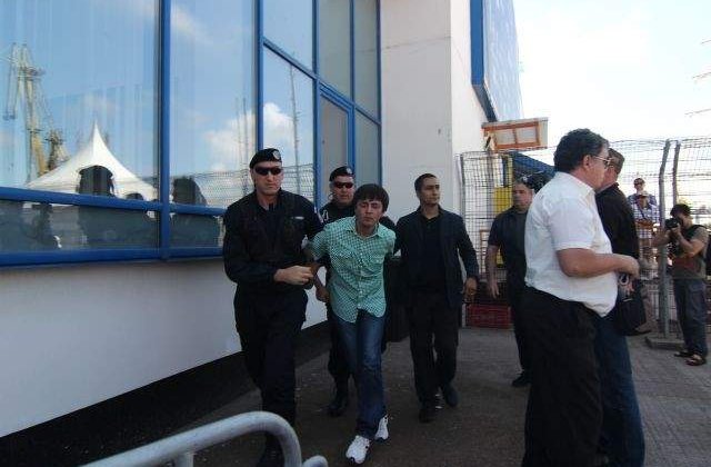 Barbatul care l-a scuipat pe Basescu a incercat sa se SINUCIDA!