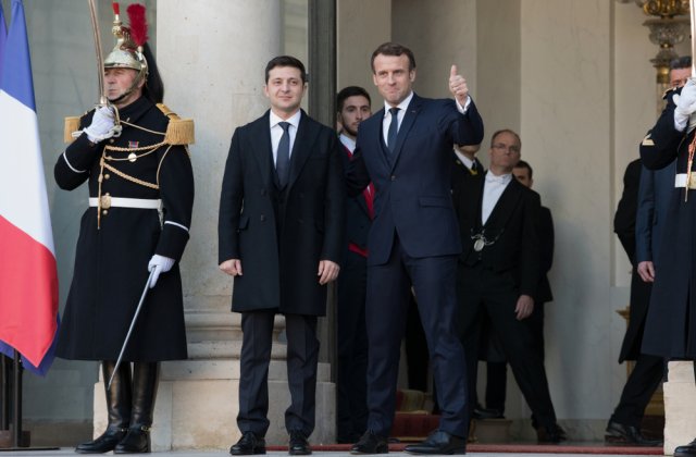 Zelenski i-a spus lui Macron că se &icirc;ndoiește de rostul discuțiilor cu Putin: &bdquo;Nu sunt sigur că există lideri &icirc;n lume care ar putea determina Rusia să &icirc;nceteze războiul&rdquo;