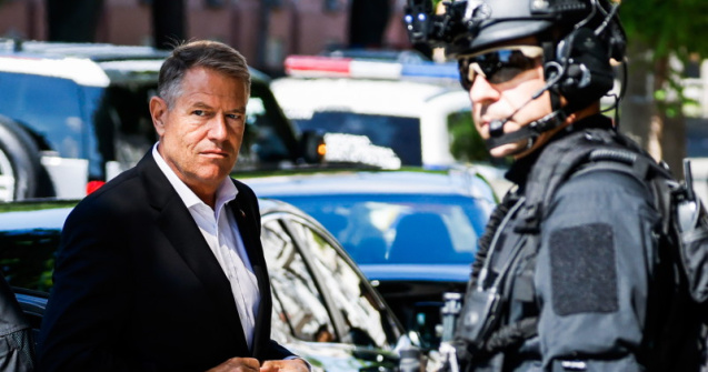 A purtat sau nu Klaus Iohannis vestă antiglonț în timpul vizitei în Ucraina?