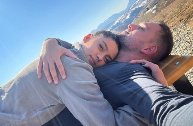 Cum au reușit Vlad Gherman să o cucerească pe Oana Moșneagu. Cei doi actori sunt &icirc;mpreună de aproape un an 