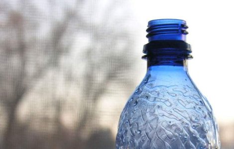 Apa minerala neinregistrata, intr-un lant de hipermarketuri din Bucuresti