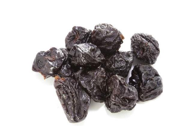 Studiu: Prunele uscate, benefice pentru pierderea in greutate