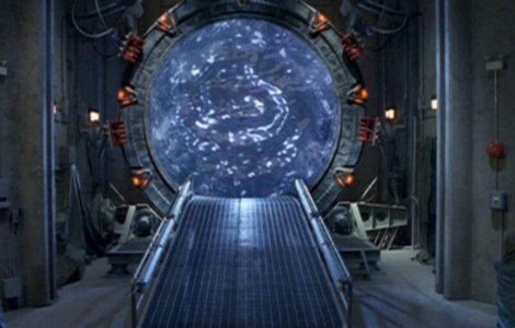 MGM si Warner Bros. vor produce o trilogie inspirata din filmul "Stargate"